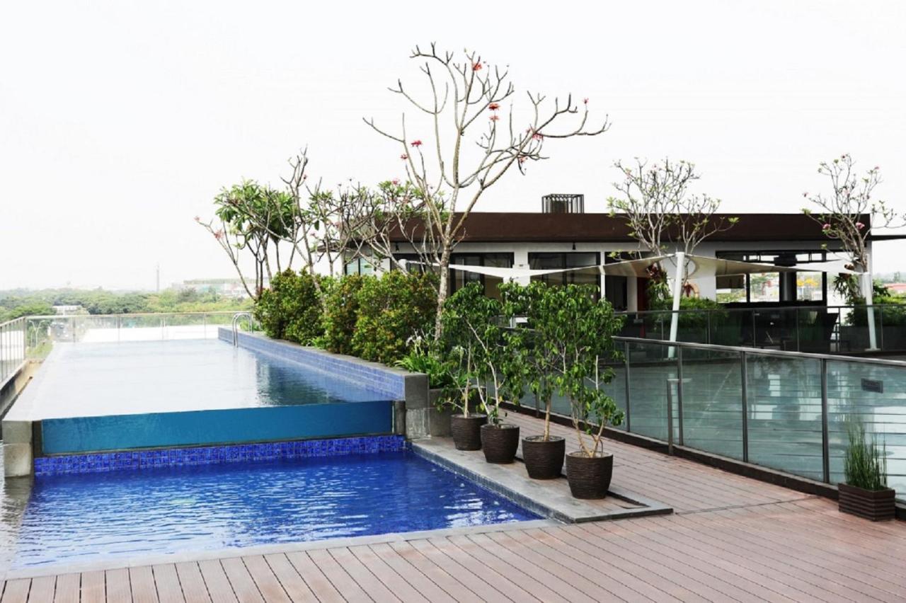 Santika Premiere Bintaro Otel Serpong Dış mekan fotoğraf