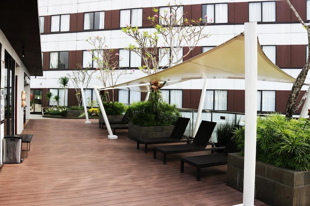 Santika Premiere Bintaro Otel Serpong Dış mekan fotoğraf